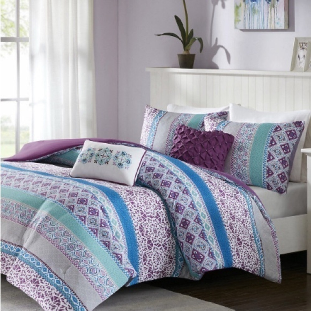 Intelligent Design 4 piece Twin Comforter Set